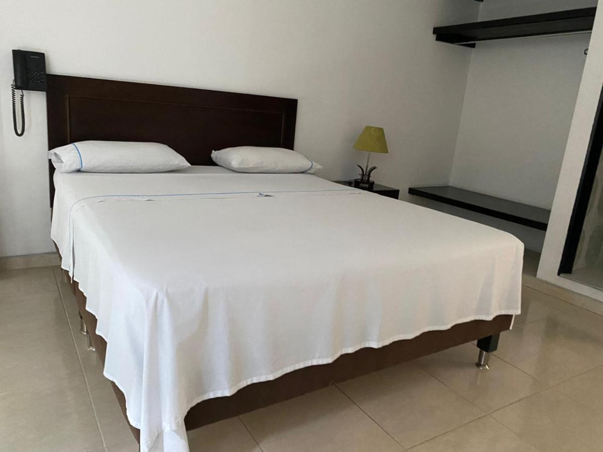 Hotel Torres Del Llano Yopal Kültér fotó